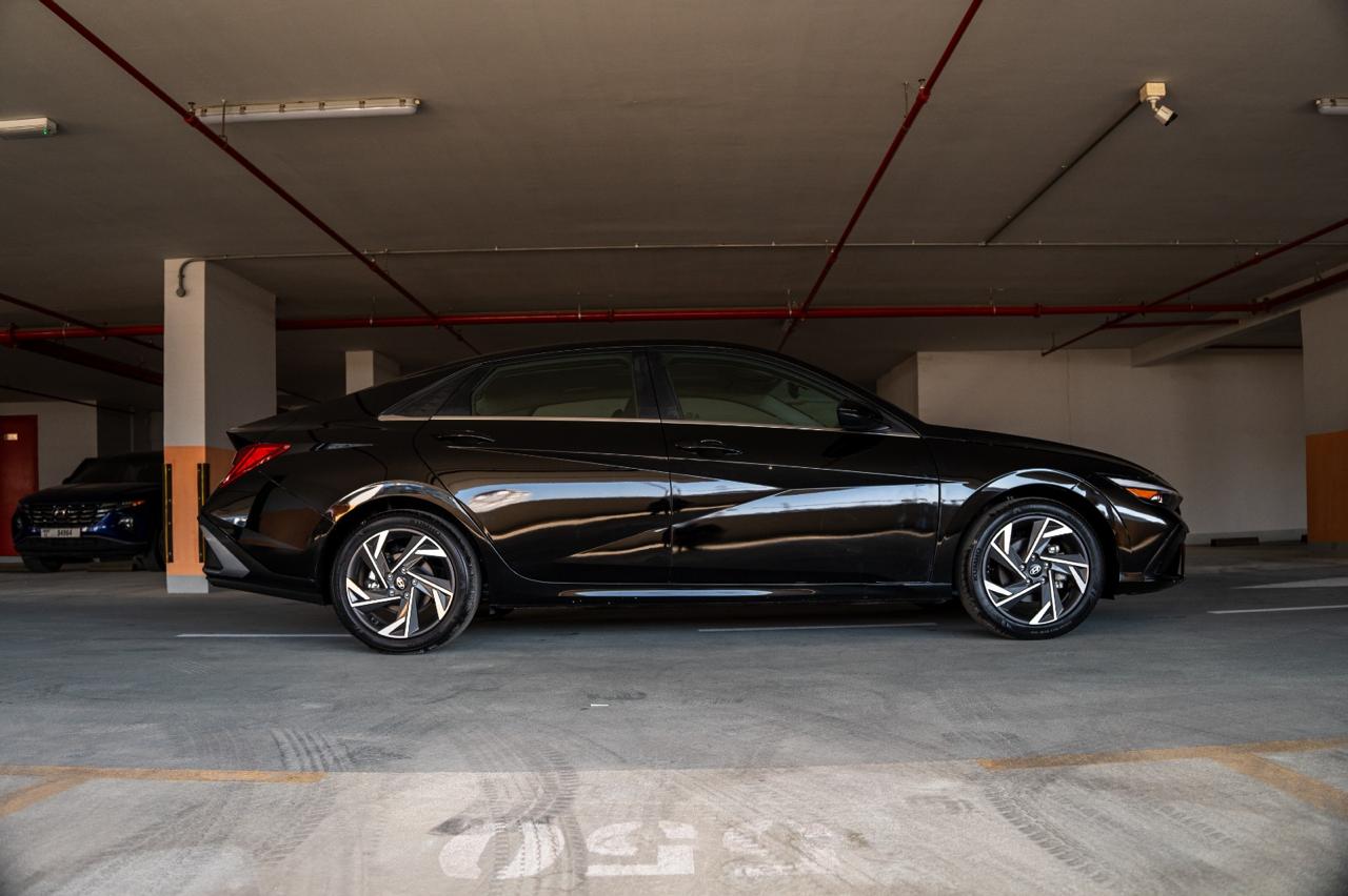 Hyundai Elantra 2024